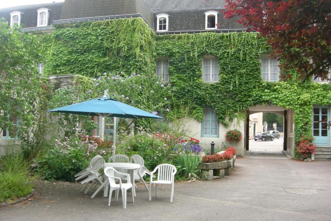 Photo of Others in Avallon
