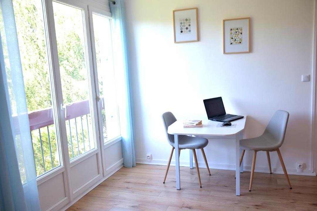 Photo of Livingroom in Jules Verne