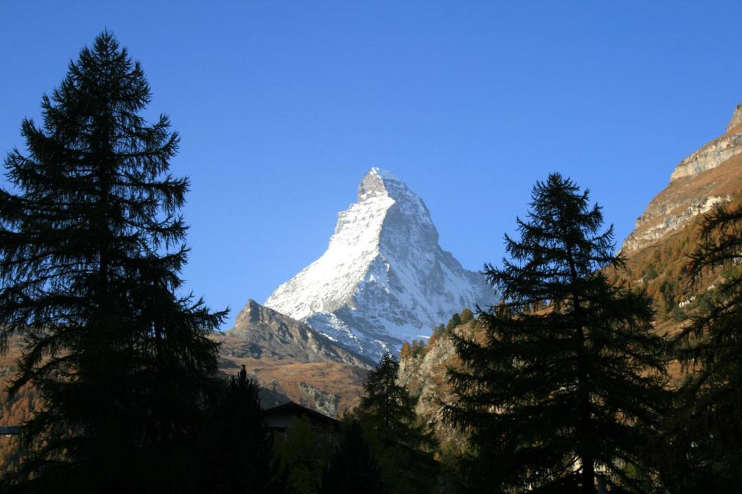 Photo of Others in Lullin