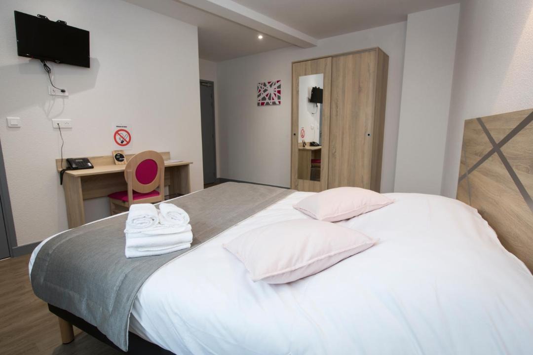 Photo of Bedroom in Saint-Remy-Sur-Durolle