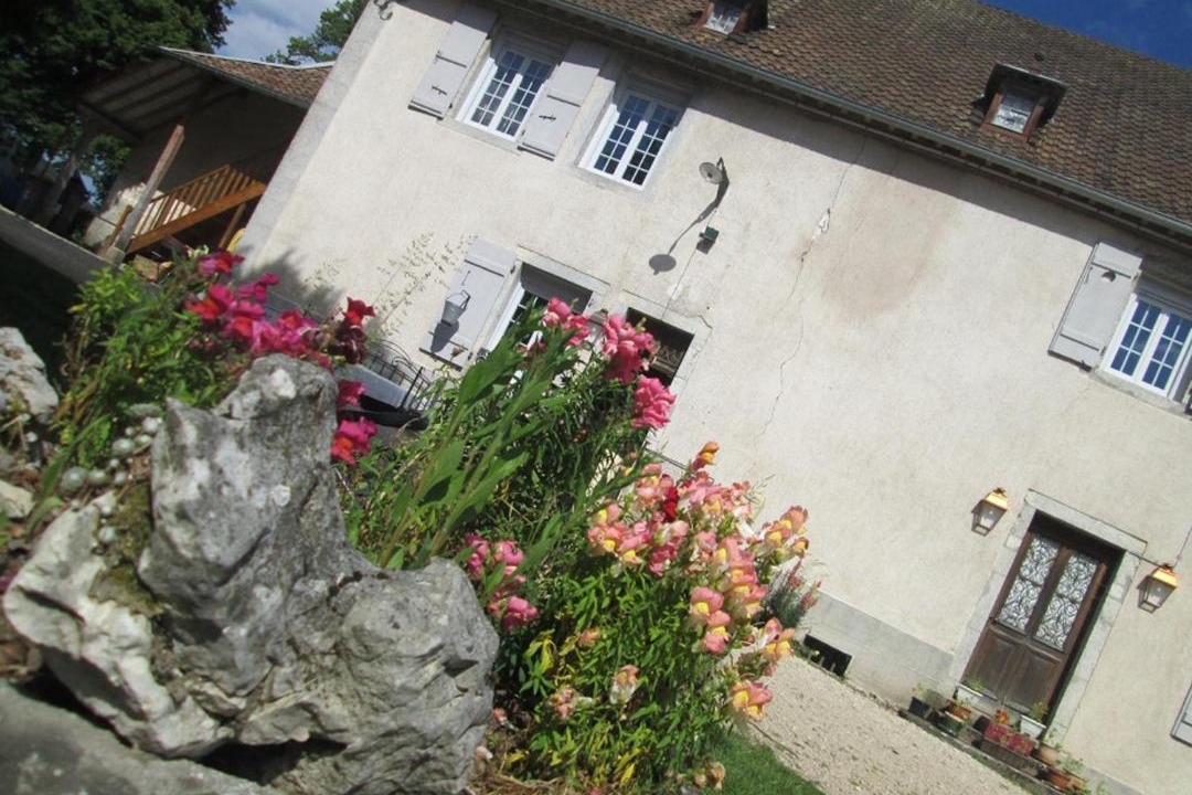 Photo of Buildings in Gezier-et-Fontenelay