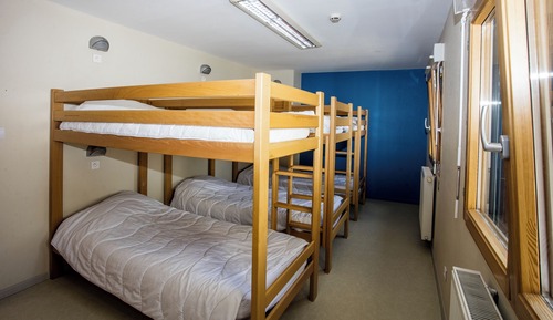 Bed in 6-Bed Female Dormitory with Shared Bathroom