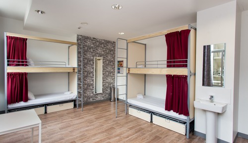 10 Bed Private Room