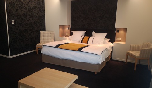 Suite, Canal View