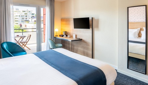 Superior Room, 1 King Bed, Non Smoking, Garden View (with Single Sofabed)