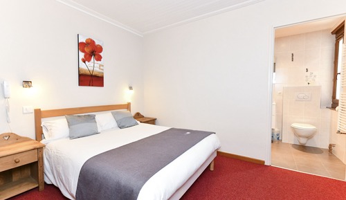 Connecting rooms