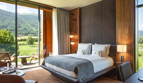Deluxe Room (Corner)