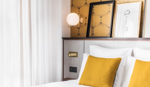 Classic Room, 1 Queen Bed, Non Smoking (Small Room, View)