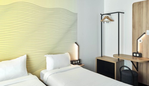 Twin Room, 2 Twin Beds, Mobility Accessible, Non Smoking