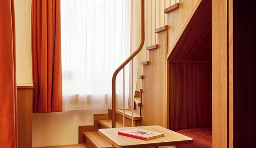 Family Room, Mezzanine