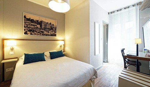Economy Room