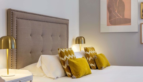 Junior Suite, 1 King Bed, Garden View