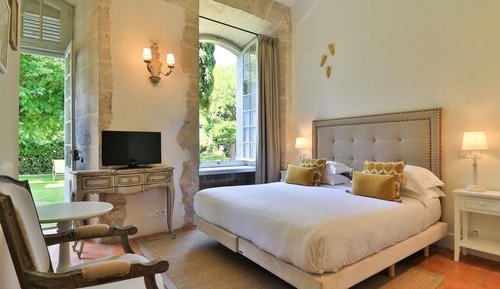 Deluxe Room, 1 Double Bed, Garden View