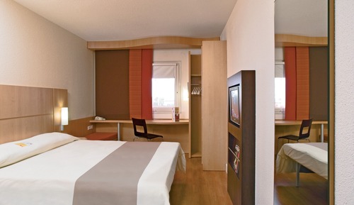 Room, Multiple Beds (New Bedding)