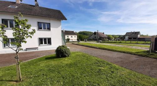 Two-Bedroom Deluxe Apartment with Garden View