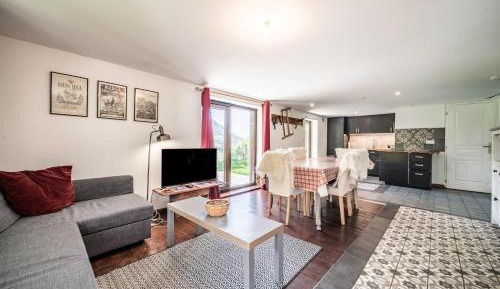 One-Bedroom Apartment with Garden View