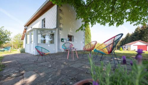 Two-Bedroom Deluxe Apartment with Garden View