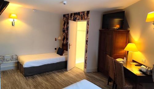 Superior Room with One Queen Bed and One Single Bed - Non-Smoking