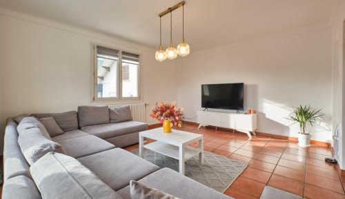 Three-Bedroom Premium Apartment with Balcony