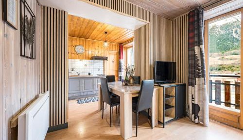 Superior One-Bedroom Apartment with Balcony