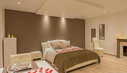 Deluxe Double Room with Shower