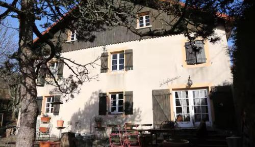 Two-Bedroom Deluxe Apartment with Garden View