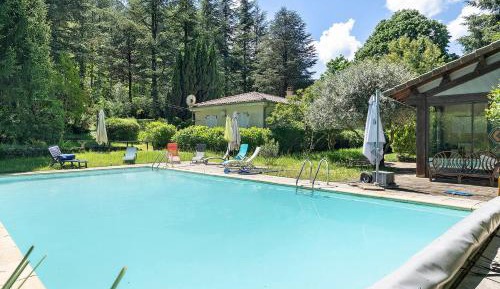 Villa with Garden View