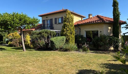 Three-Bedroom Vacation Home 