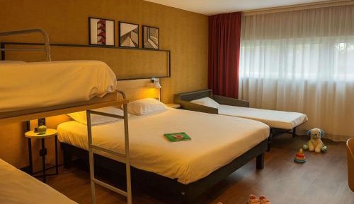 Family Room with Double Bed, Bunk Beds and Sofa Bed