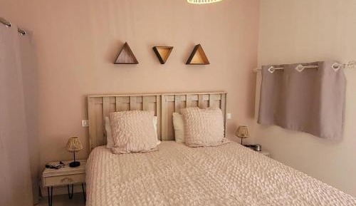 Deluxe Double Room with Shower