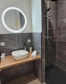 Deluxe Double Room with Shower