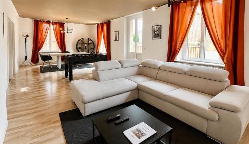 Three-Bedroom Deluxe Apartment
