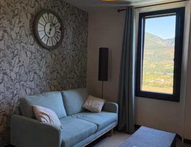 Family Room with Mountain View