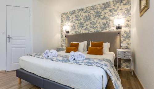 Deluxe Double or Twin Room