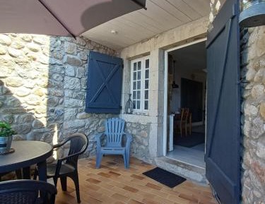 Two-Bedroom Deluxe Apartment with Balcony