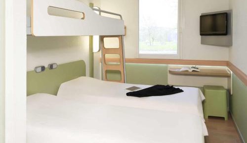 Triple Room with Three Single Beds