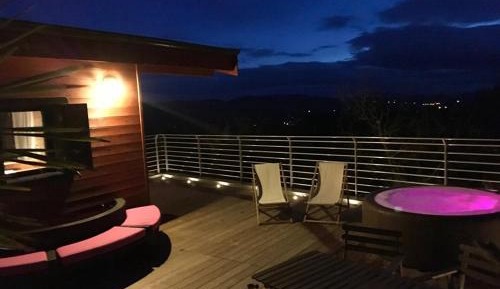 Suite with Hot Tub