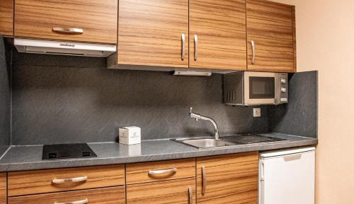 Studio with 3 Single Beds