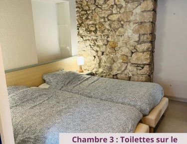 Twin Room with Shared Toilet