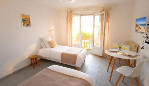 One-Bedroom Apartment with Balcony