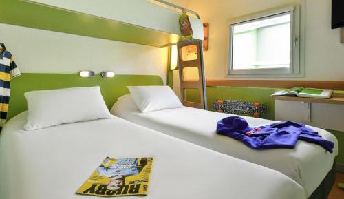 Classic Triple Room with Three Single Beds