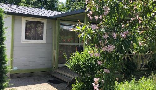 Chalet (6 Adults)