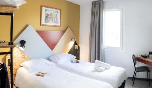 POP Twin Room