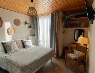 Double Room with Mountain View