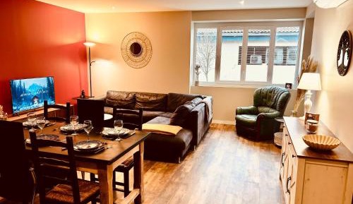 Four-Bedroom Deluxe Apartment