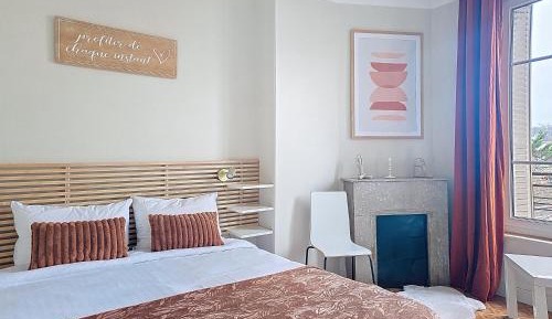 Classic One-Bedroom Apartment with King Bed