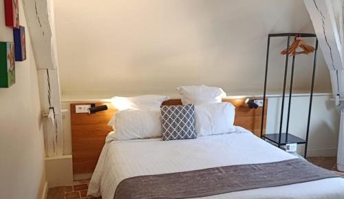 Double Room 205 39 ft²