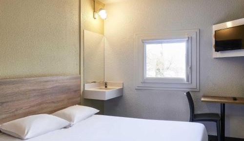Tandem Room
