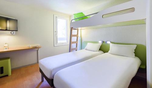 Standard Room with Two Single Beds and One Bunk Bed