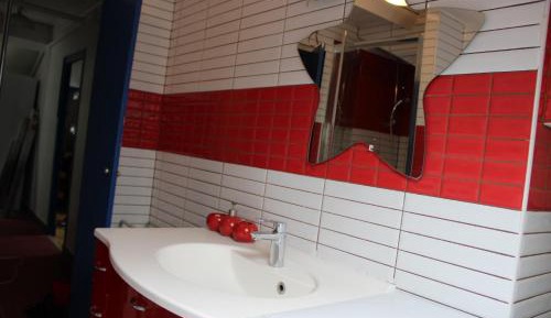Standard Single Room with Shared Bathroom